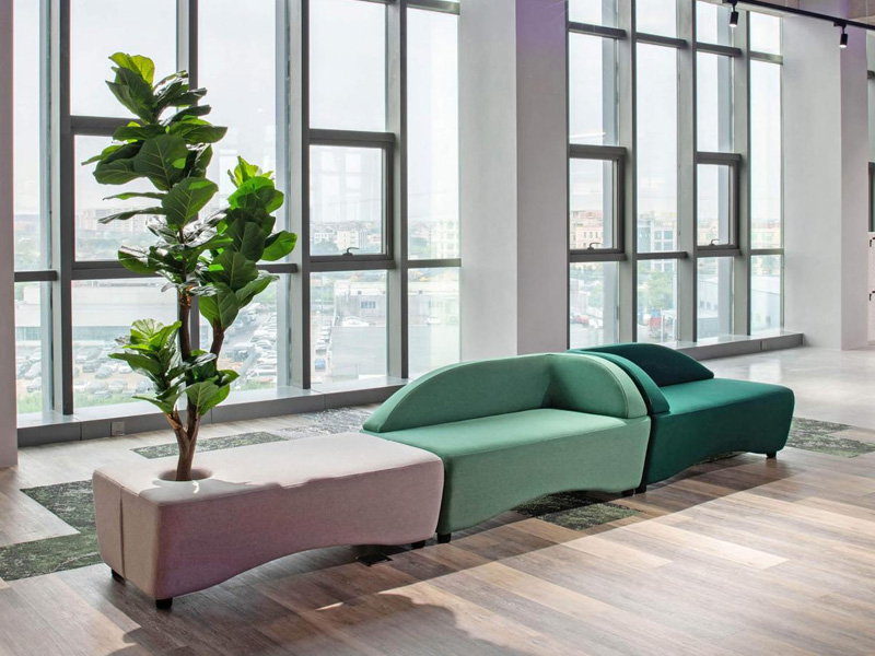 مزایای استفاده از مبل راحتی مناسب برای انواع ساختمان ها