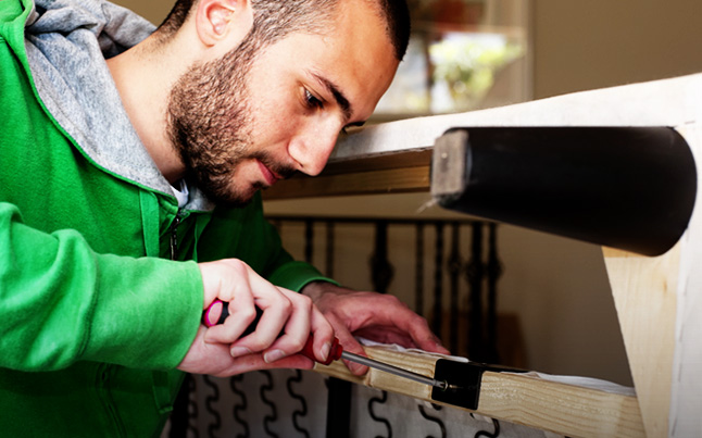 ویژگی های تعمیر فنر در مبل های راحتی