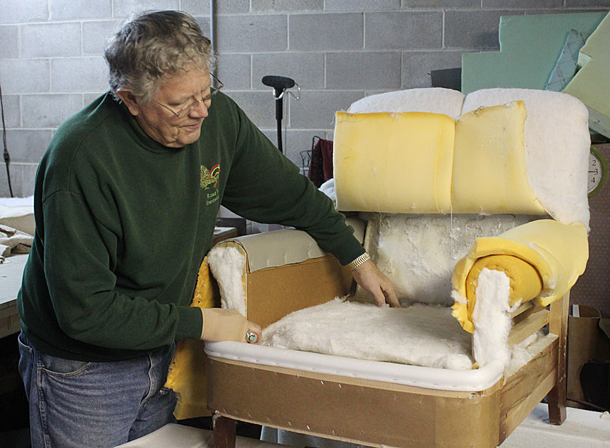 ویژگی و کاربرد های تعویض رویه مبل